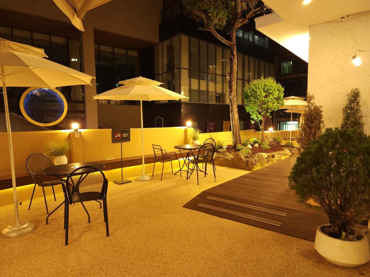 Oyo Myeongdong 5 Lodge Seul Dış mekan fotoğraf
